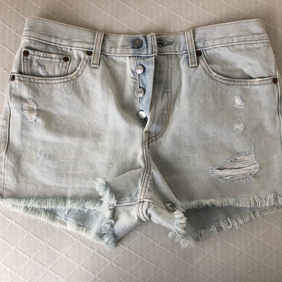 High rise Levi’s shorts 29 - Picture 6 of 9